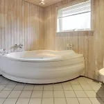 Дом отдыха Reidar - 1km From The Sea By Interhome