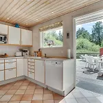 Reidar - 1km From The Sea By Interhome