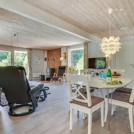 Reidar - 1km From The Sea By Interhome Feriehus
