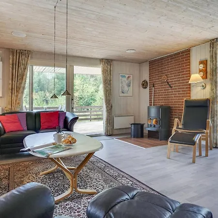 Reidar - 1km From The Sea By Interhome *