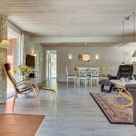Reidar - 1km From The Sea By Interhome Feriehus