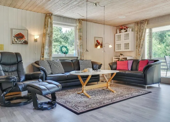 Reidar - 1km From The Sea By Interhome *