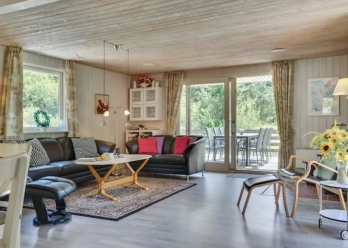 Reidar - 1km From The Sea By Interhome